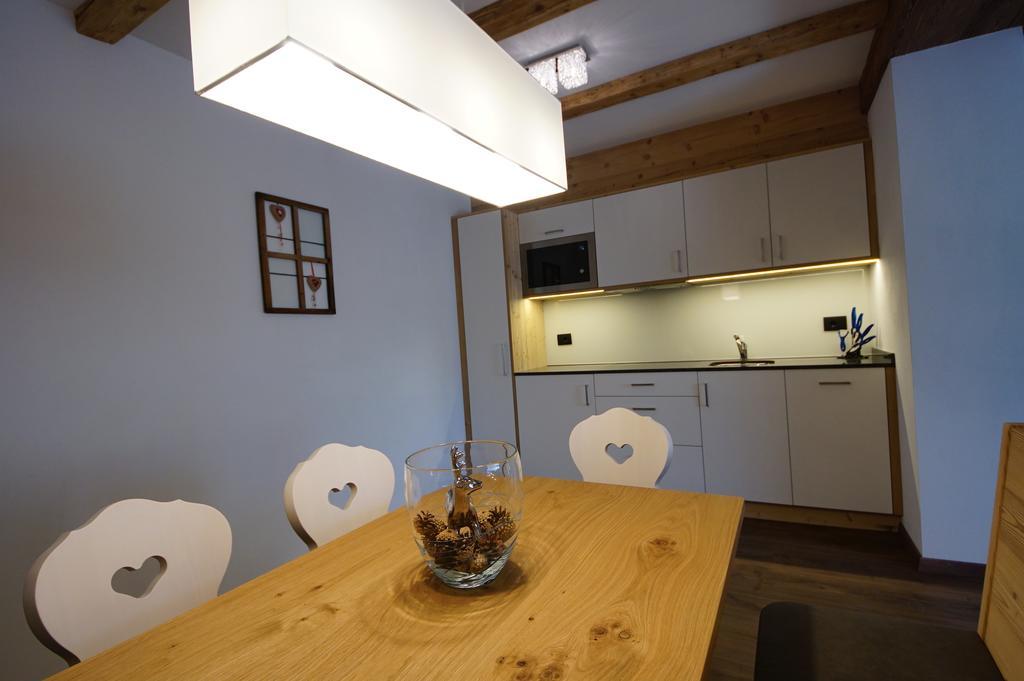 Ambria Apartment *